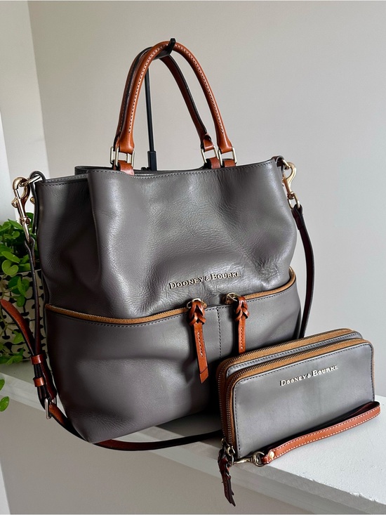 Dooney & Bourke Handbags - Dooney & Bourke Smooth Leather Large Dawson Bag and Wallet Set